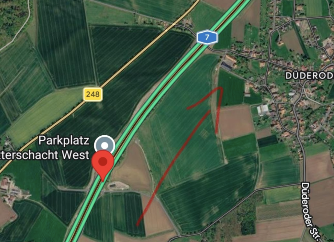 Work area for a night-time truck tyre replacement on the A7 near the Wetterschacht West parking area