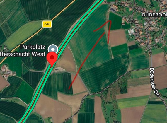 Nächtlicher LKW-Reifenwechsel vorne links auf der A7 am Parkplatz Wetterschacht West