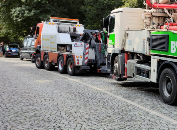 Truck Towing in Germany and Austria: What Information to Send the Dispatcher