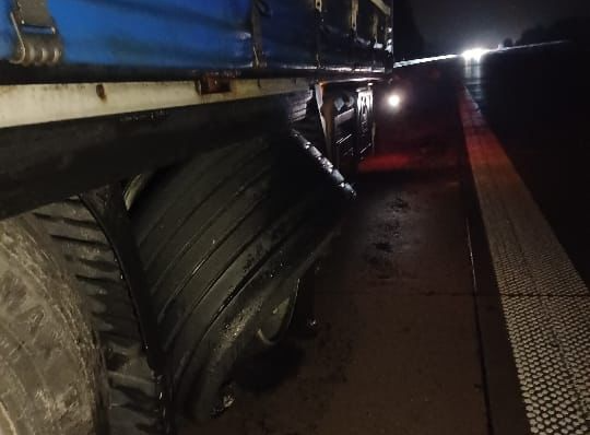 Truck breakdown at night: call roadside assistance immediately or wait until morning?